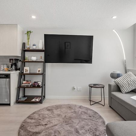 Cozy Rockland Park Unit+Parking Apartman YYC Kültér fotó