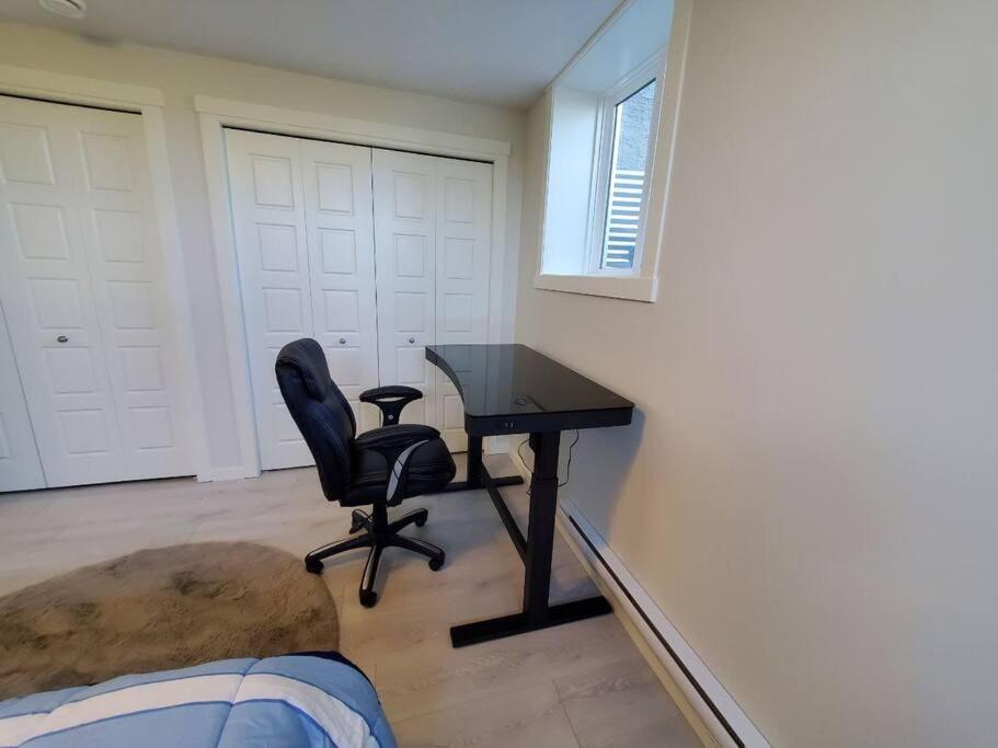 Cozy Rockland Park Unit+Parking Apartman YYC Kültér fotó