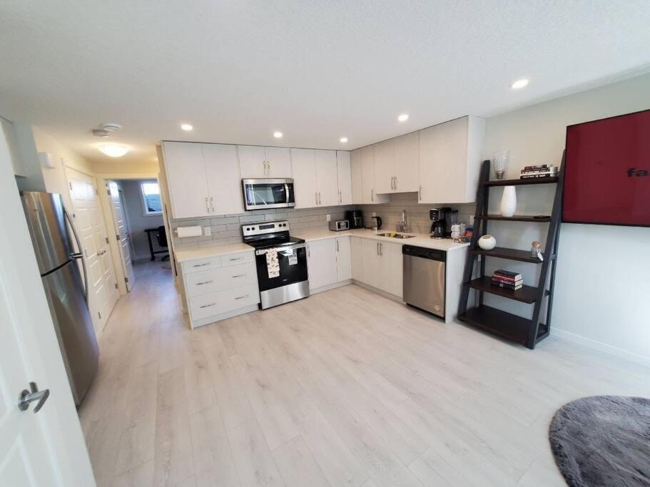 Cozy Rockland Park Unit+Parking Apartman YYC Kültér fotó