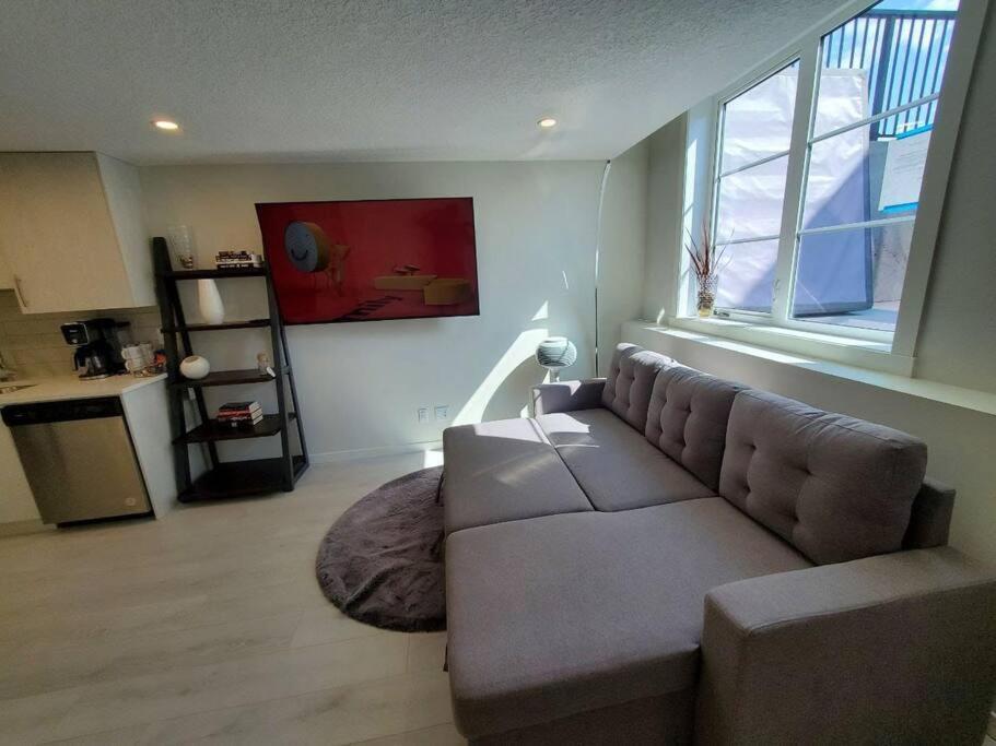 Cozy Rockland Park Unit+Parking Apartman YYC Kültér fotó