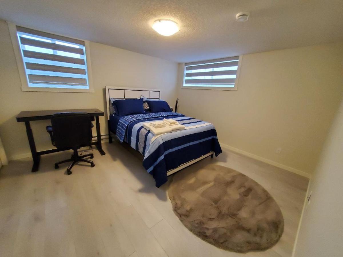 Cozy Rockland Park Unit+Parking Apartman YYC Kültér fotó