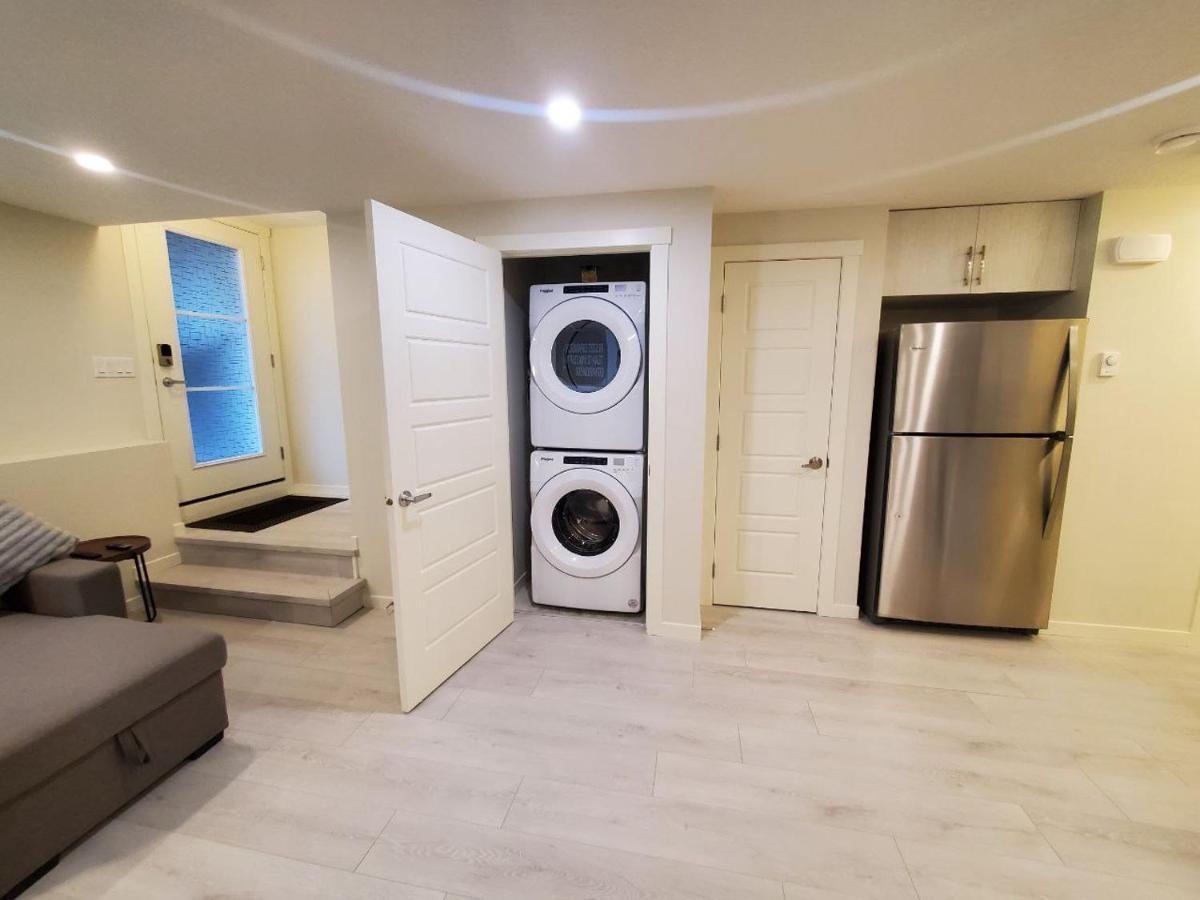 Cozy Rockland Park Unit+Parking Apartman YYC Kültér fotó