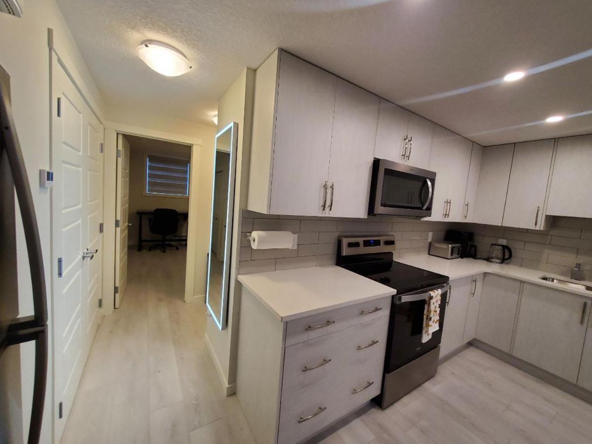 Cozy Rockland Park Unit+Parking Apartman YYC Kültér fotó