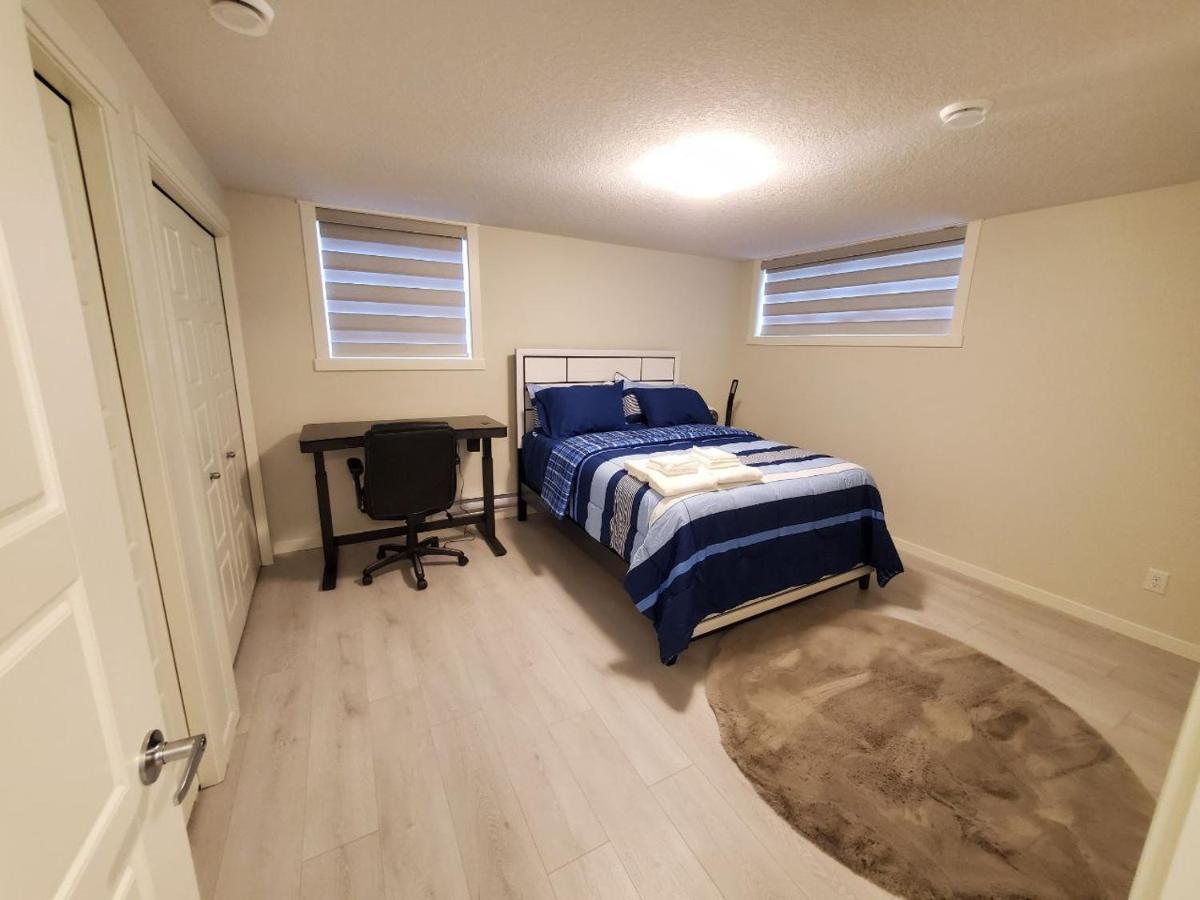 Cozy Rockland Park Unit+Parking Apartman YYC Kültér fotó