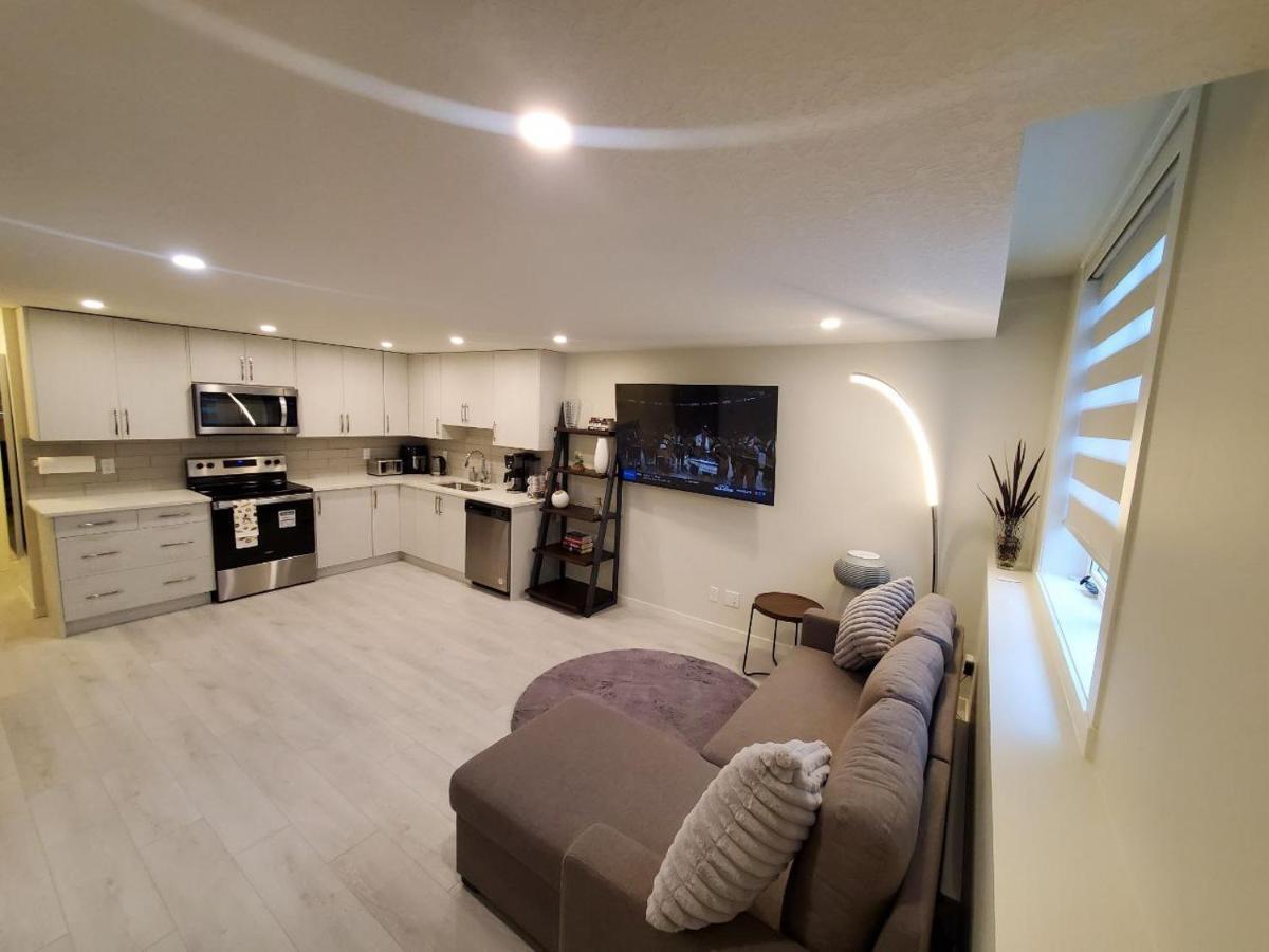 Cozy Rockland Park Unit+Parking Apartman YYC Kültér fotó
