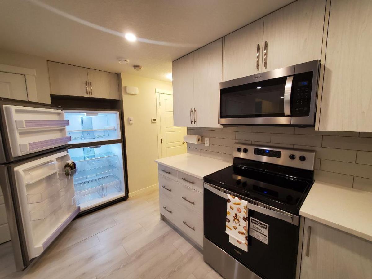Cozy Rockland Park Unit+Parking Apartman YYC Kültér fotó