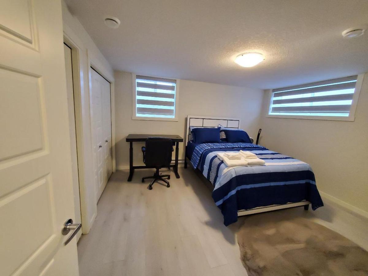 Cozy Rockland Park Unit+Parking Apartman YYC Kültér fotó