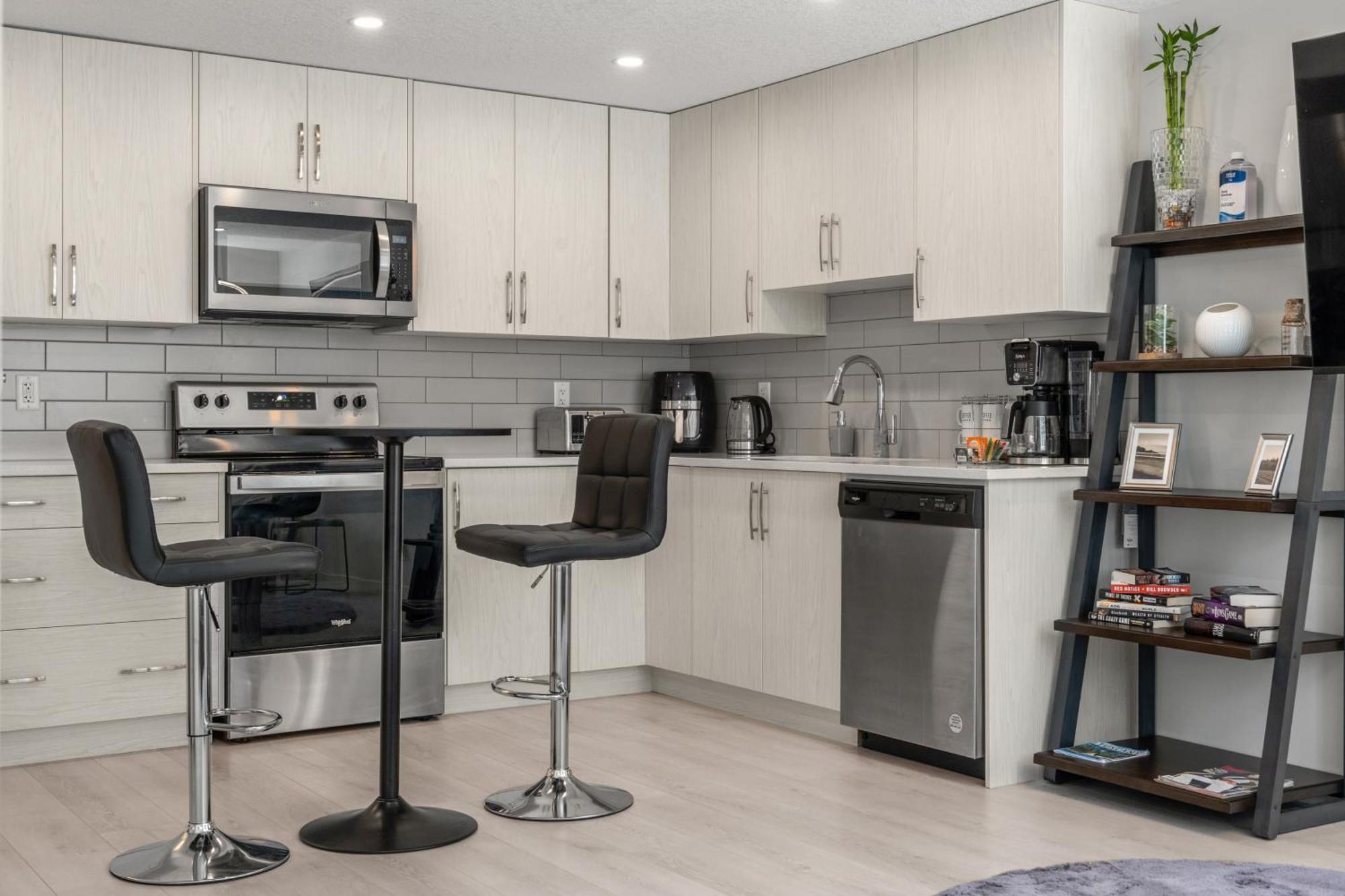 Cozy Rockland Park Unit+Parking Apartman YYC Kültér fotó