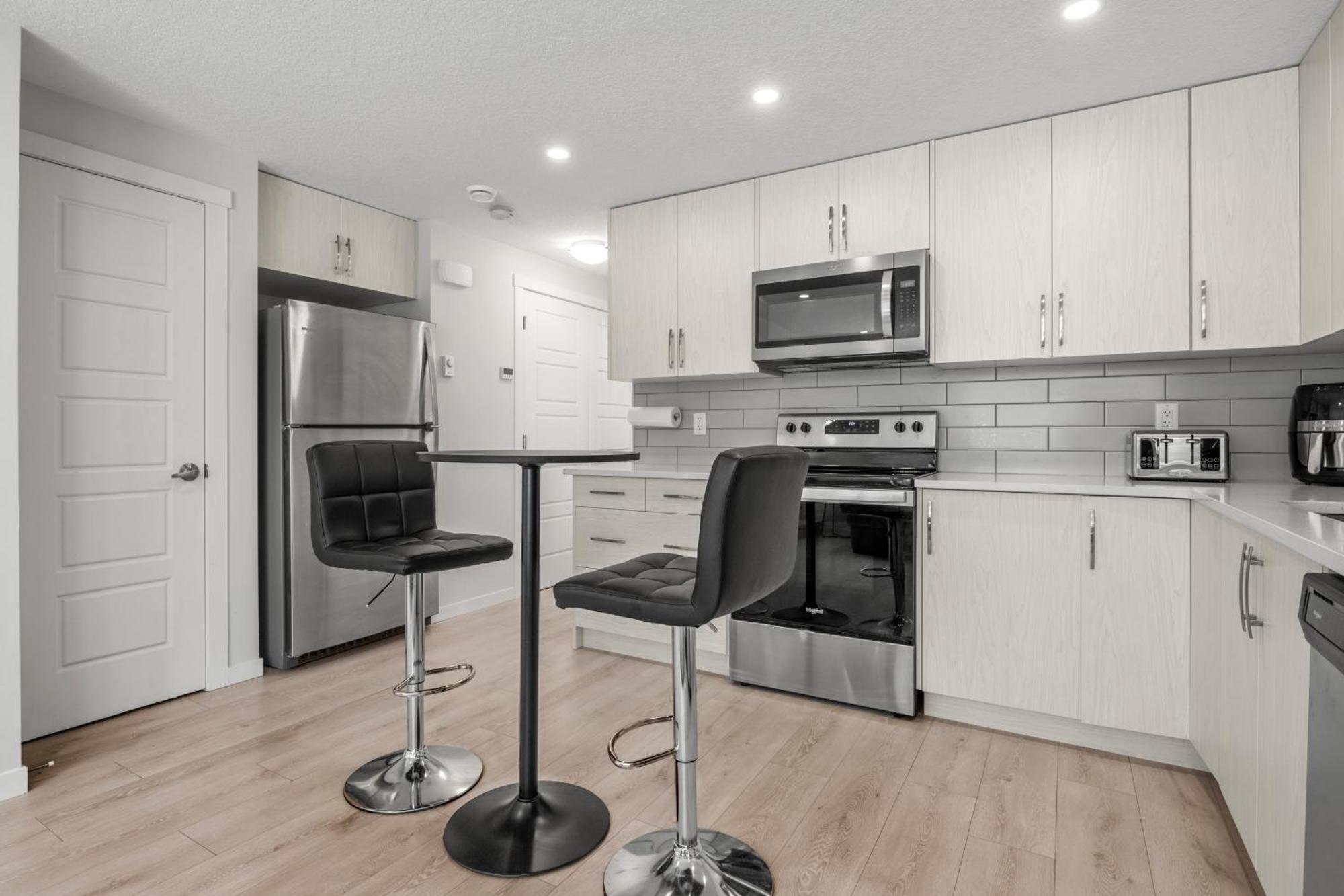 Cozy Rockland Park Unit+Parking Apartman YYC Kültér fotó