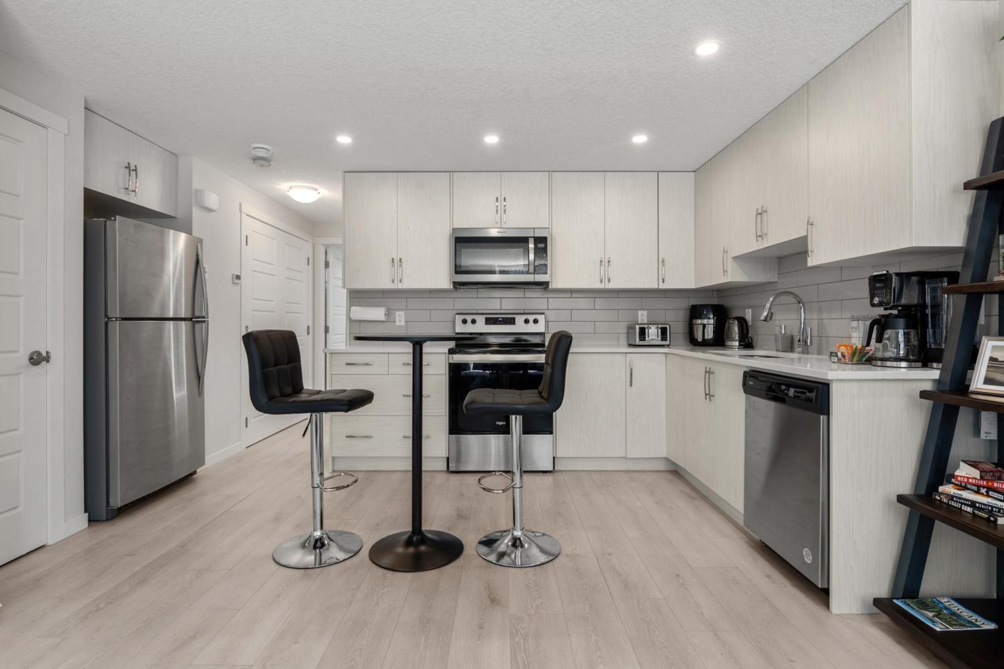 Cozy Rockland Park Unit+Parking Apartman YYC Kültér fotó