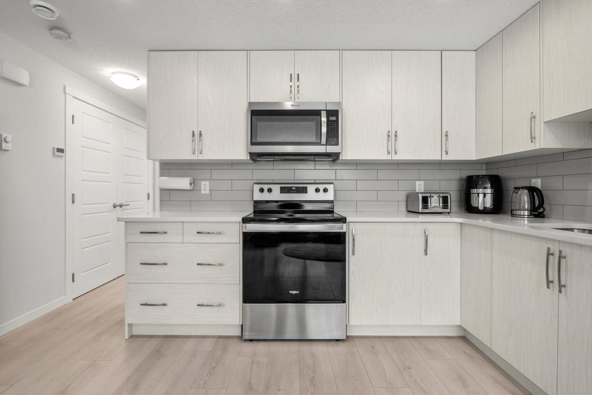 Cozy Rockland Park Unit+Parking Apartman YYC Kültér fotó