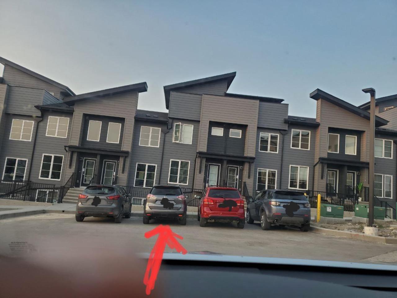 Cozy Rockland Park Unit+Parking Apartman YYC Kültér fotó